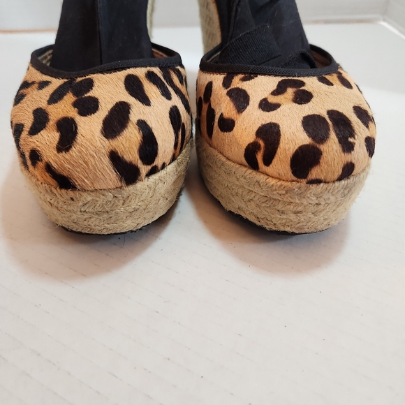 Charles David Animal Print Calf Hair Strappy Spadrille Wedge Size Size 7 - Picture 11 of 12